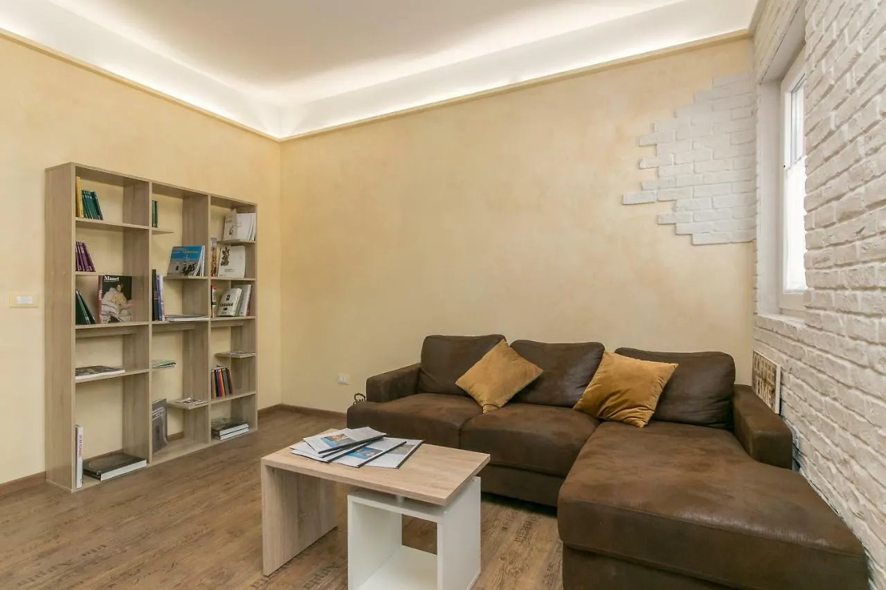 Red Lion Guest House Mestre Italy
