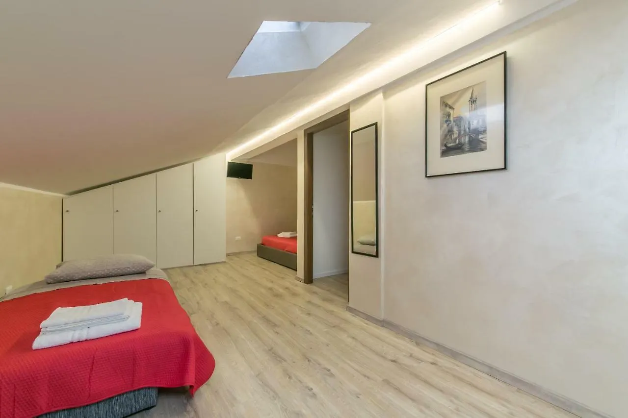 Red Lion Guest House Mestre 2*,  Italia